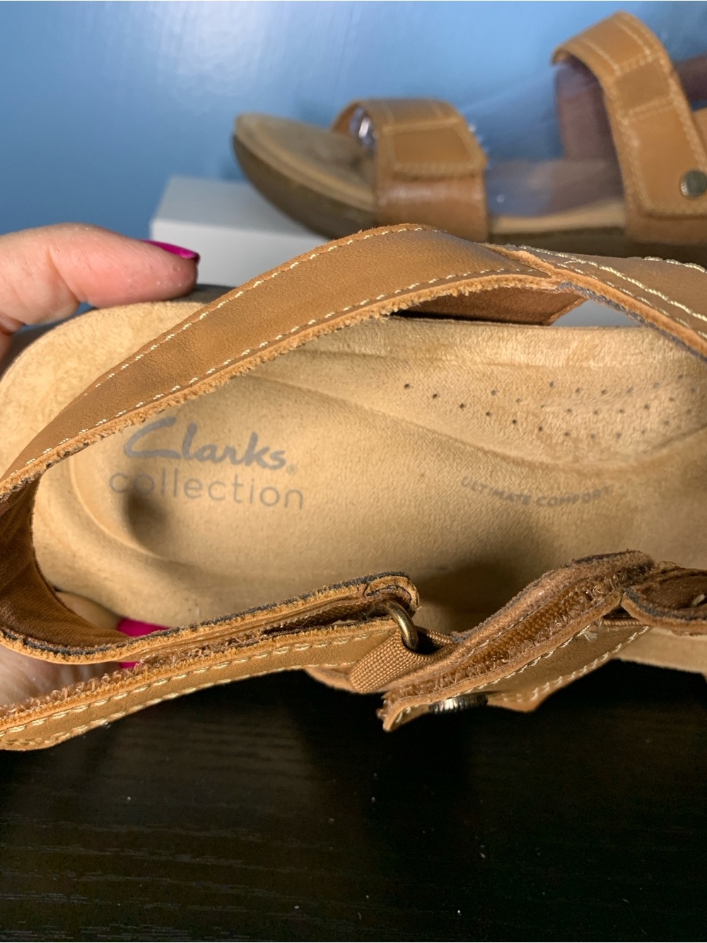 Clarks April Clover Women's Tan Leather Adjustable Sandals - Picture 3 of 6
